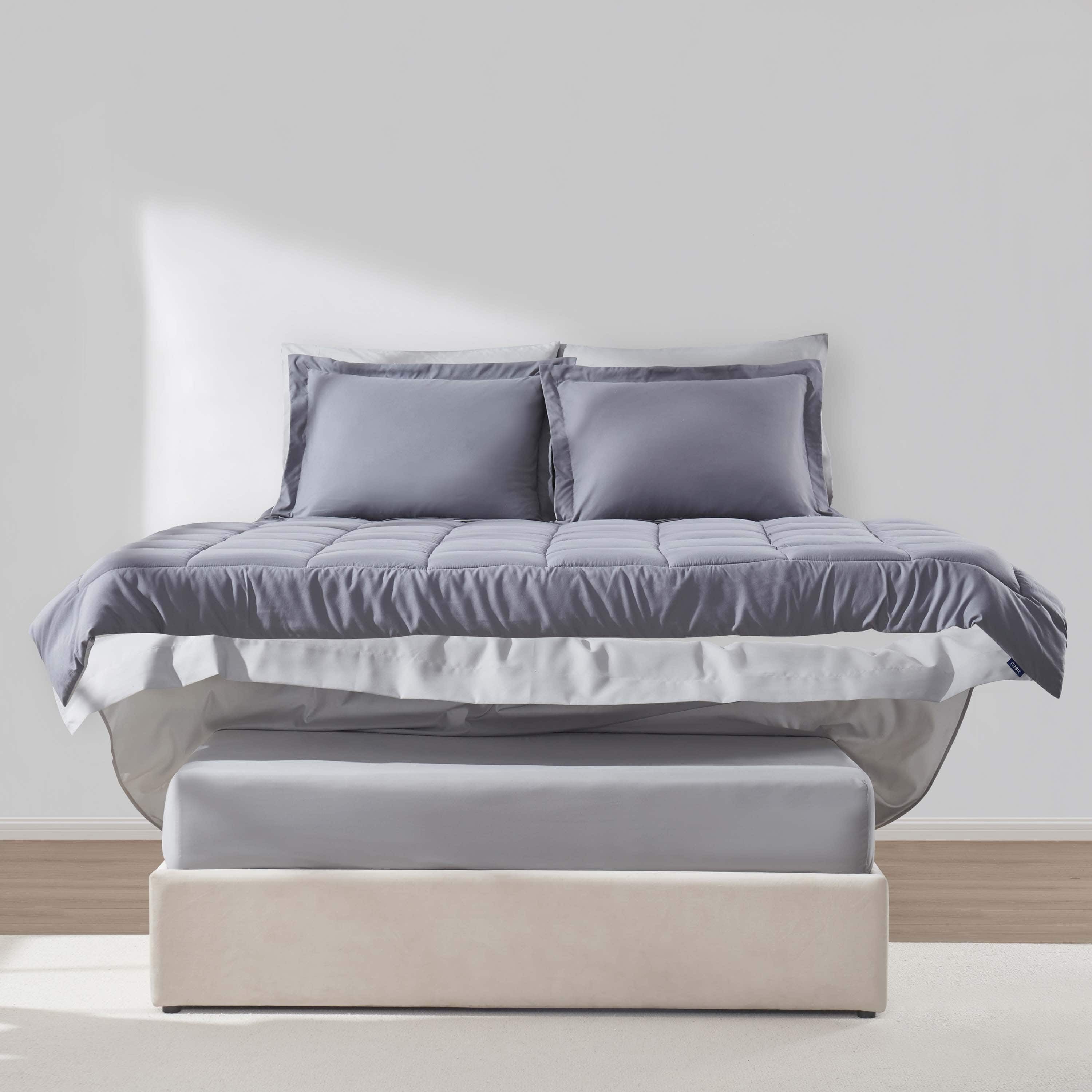 Virtu Queen Comforter Set, Bed in a bag, 7 Pc Reversible Bedding Comforter Set with Sheets, Bedding Set, Gray