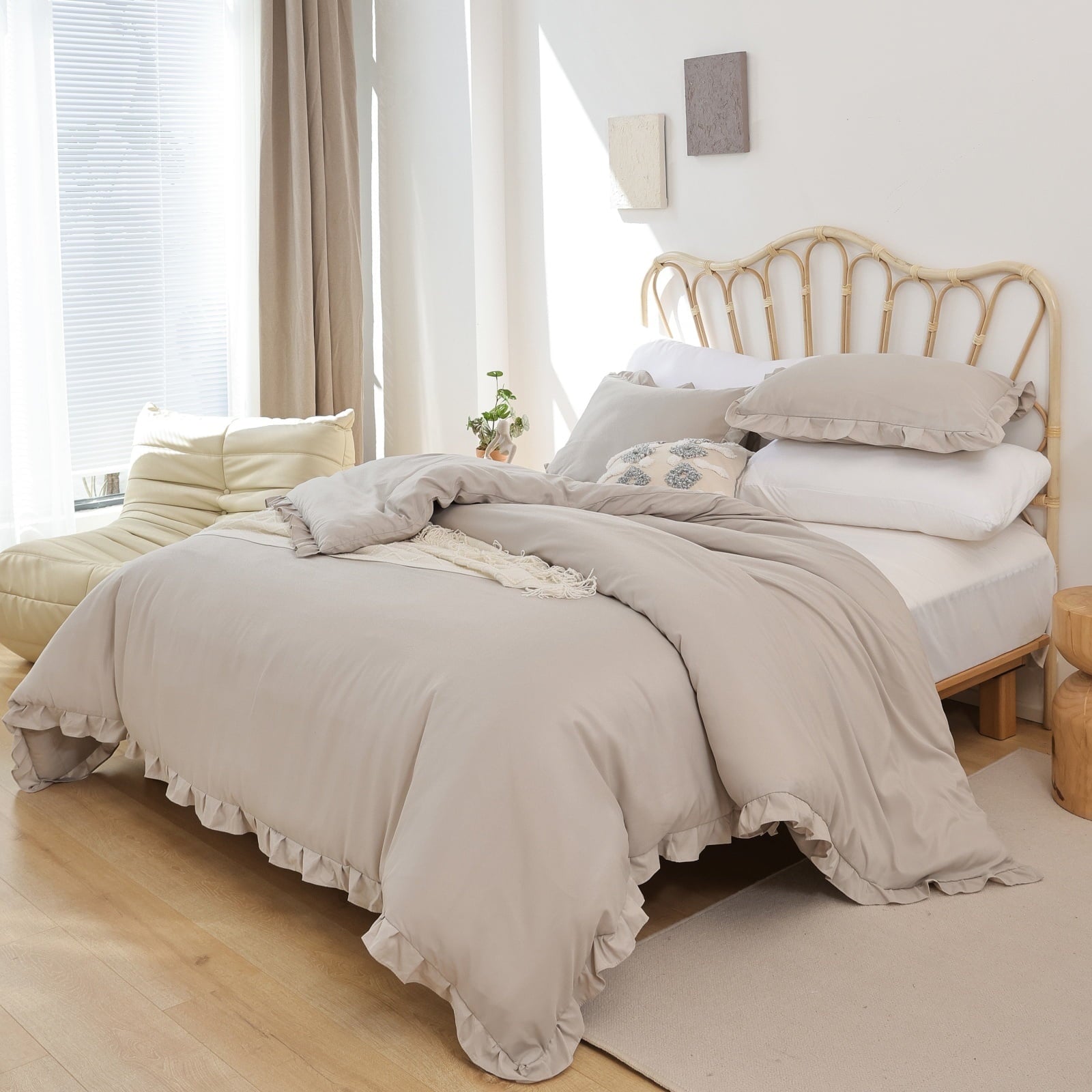 SPRINDAY Queen Comforter Set For Adult, 3 Piece Ruffle Oatmeal Comforter Sets All Season